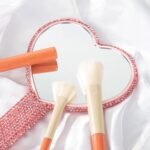 Espejo de mano corazón con brillos — imagen 5